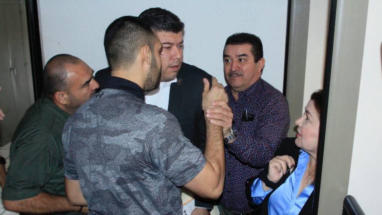 El Abogado General de la UAS no se le permitió la entrada a la comparecencia de Marifeli Avendaño Corrales.