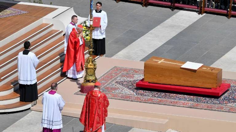 La liturgia funeral fue concelebrada por los cardenales y patriarcas de las Iglesias orientales. La concelebración fue presidida por el Decano del Colegio Cardenalicio, el Cardenal Giovanni Battista Re.