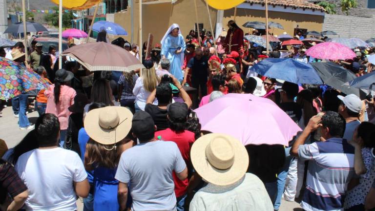 La edición 322 del Viacrucis de Matatán convierte a la representación de la crucifixión de Cristo la más antigua en la entidad.