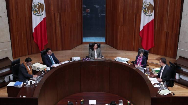 La Sala Superior del TEPJF determinó que la denuncia presentada por el PRD no constituía una transgresión en materia política electoral.