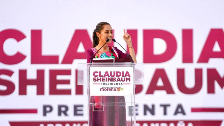Sheinbaum pronunció un discurso de una hora y 12 minutos, que ella misma interrumpía constantemente para preguntar a la plaza si ya estaban cansados.
