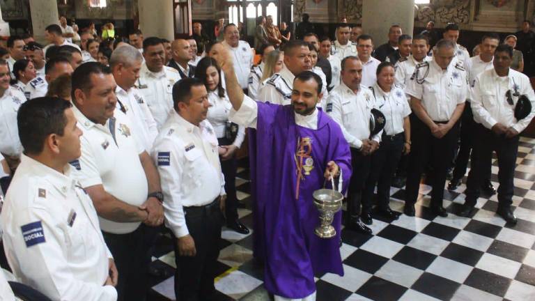 En la ceremonia religiosa estuvieron los tránsitos de Mazatlán y las autoridades municipales.
