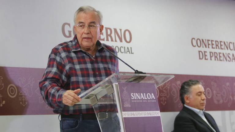 Ofrecer la disculpa por retraso a los periodistas, al gremio, dijo rubén Rocha Moya en la Semanera.