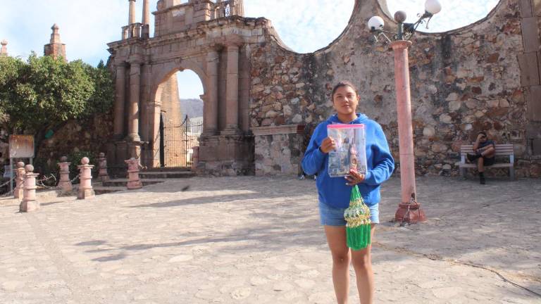 Grecia Caballero Rivera es comerciante de la Ciudad de México que sigue el peregrinar de las reliquias de San Judas Tadeo por todo el País.