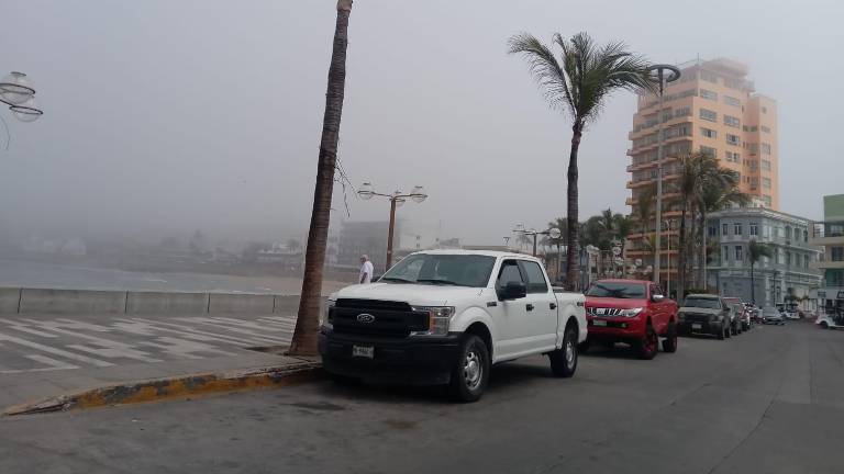Cerca de las 10:00 horas, la niebla cubrió gran parte de la ciudad de Mazatlán.