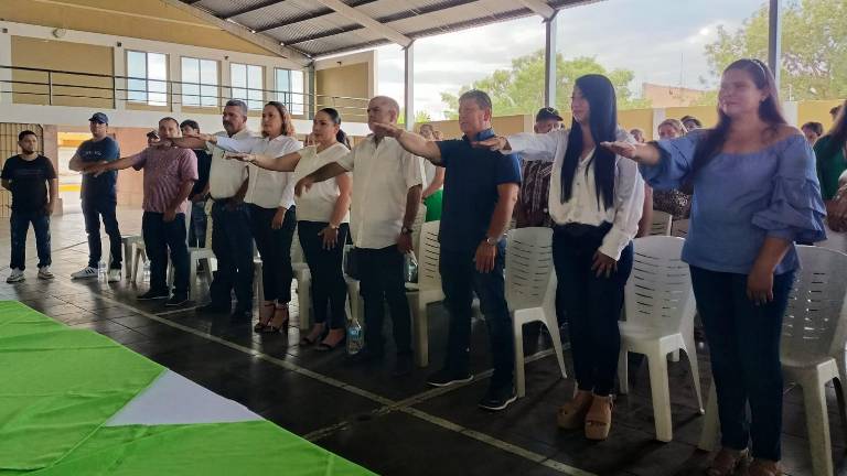 El evento fue encabezado por los dirigentes de los Comité Estatal y Municipal, José Santos Aispuro Calderón y Martín Osuna Valdez, respectivamente.