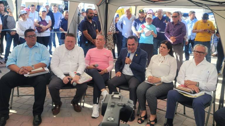 En el receso se conoció que la Fiscalía General del Estado solicitó al Juez la destitución del Rector de la UAS.