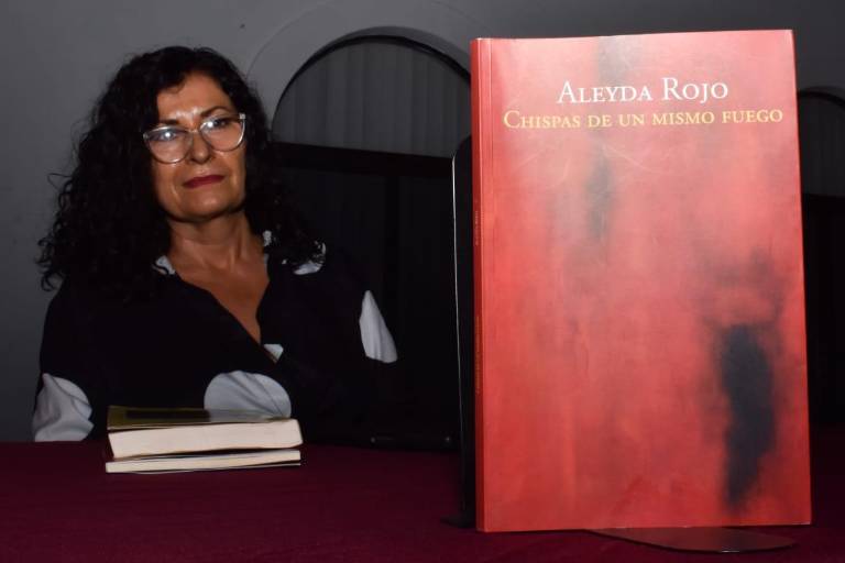 Presenta Aleyda Rojo ‘Chispas de un mismo fuego’