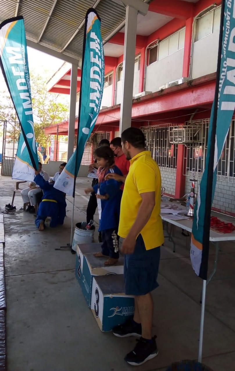 $!Mazatlecos brillan en Preparatorio Estatal de Judo