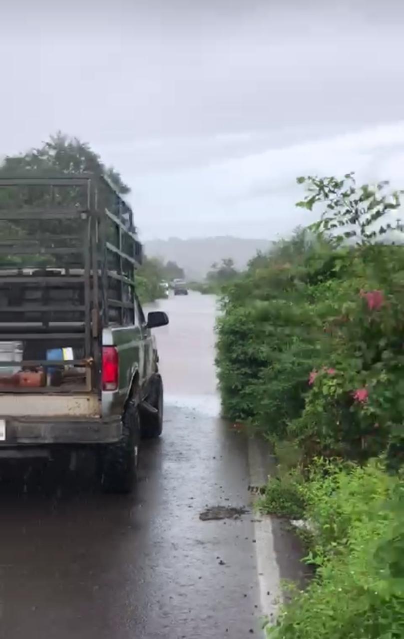 $!En Rosario reportan que tras las lluvias se desborda el Río Baluarte