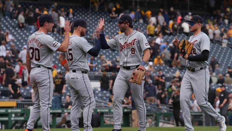 Los Tigres de Detroit le dieron la vuelta a los Piratas en Pittsburhg.