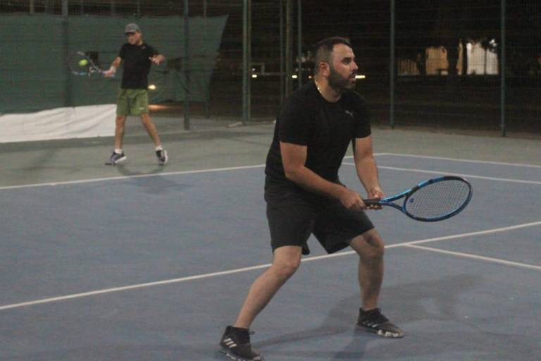 Medrano y Watson suman doble triunfo en Torneo Relámpago de Tenis Felipe Hernández