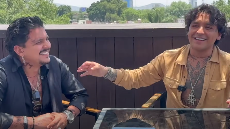 Christian Nodal conoce a su doble llamado Adán Reyes.