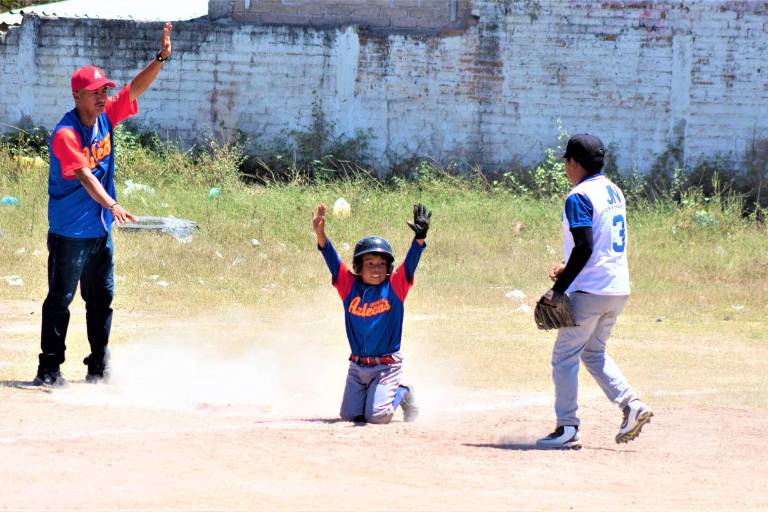 Azteca Azul, campeón del cuadrangular de beisbol Día del Niño en Escuinapa