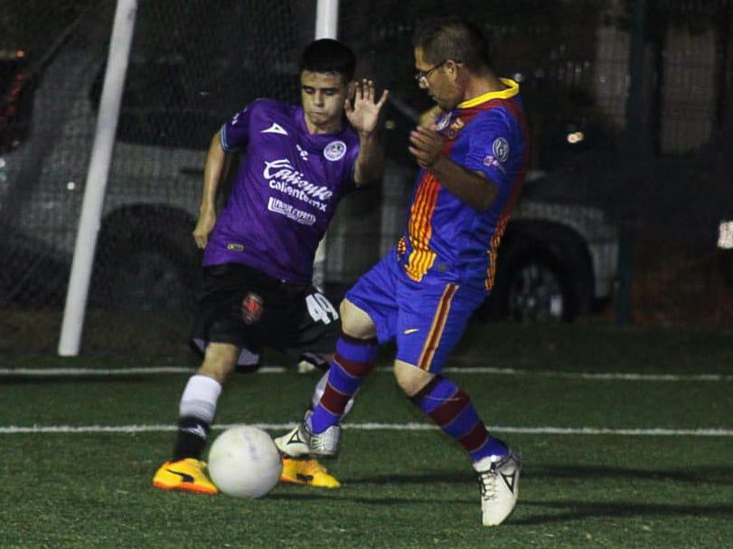 $!Datemex mantiene su invicto en la Liga de Futbol de Medios de Comunicación