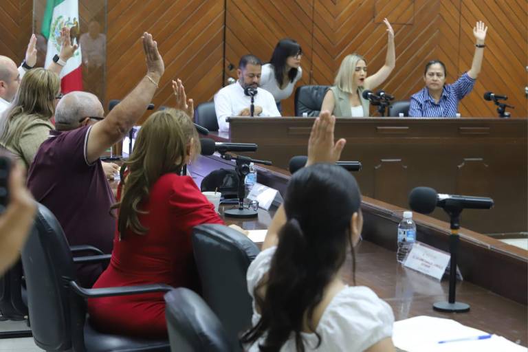 Aprueba Cabildo de Mazatlán dictamen de ordenamiento al sector inmobiliario