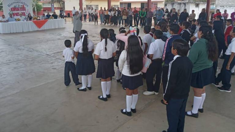 El evento tuvo lugar en la primaria “Niños Héroes” y contó con la participación de las zonas escolares 035, 038, 061, 083 y 104.