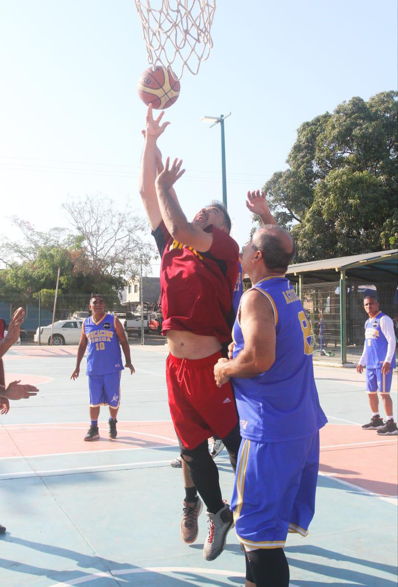 $!Imprime su sello Educación Física en Torneo Maxibásquet
