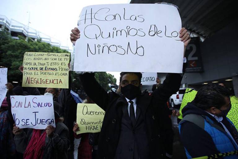 Gobierno federal dice que ya se abastecieron medicamentos oncológicos