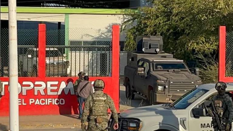 El operativo habría iniciado a las 06:00 horas de este martes, en un taller de la avenida José Luis Peche Rice, en La Marina Mazatlán.