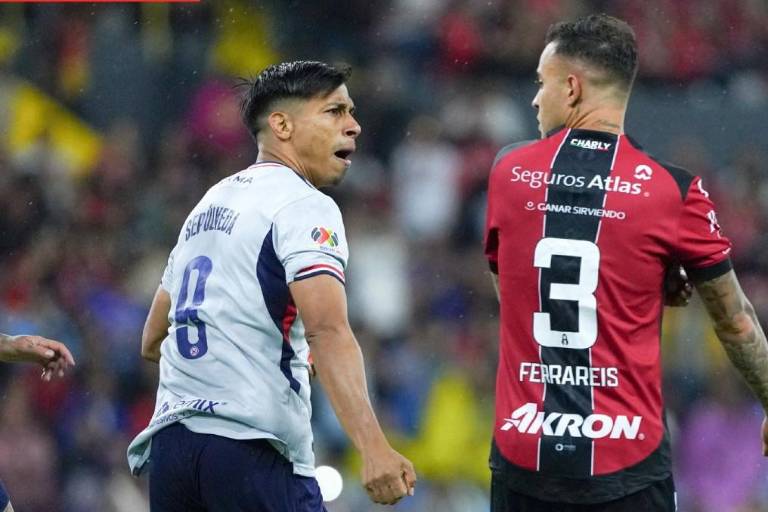 Sepúlveda salva a Cruz Azul con triplete en la cancha del Atlas