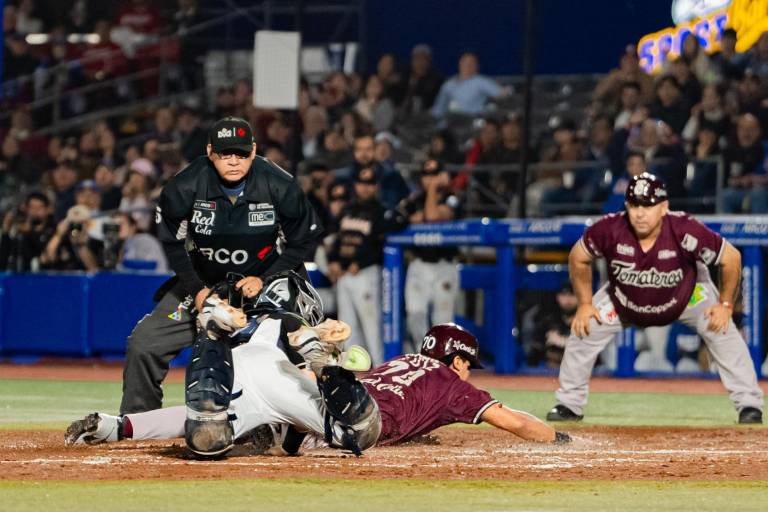 Charros viene de atrás y deja tendido a Tomateros