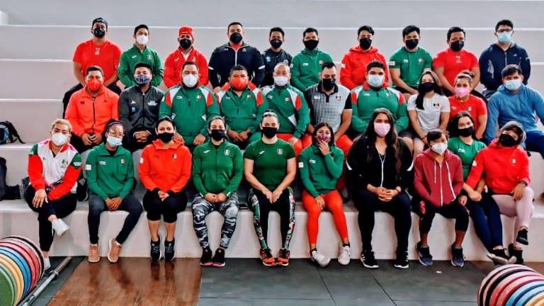 Pesista sinaloense Jorge Adán Cárdenas realiza campamento en Monterrey