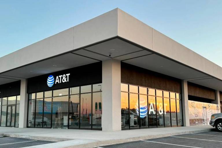Estadounidense AT&amp;T busca vender unidad en México por Dls. 2,000 millones; española Telefónica, también