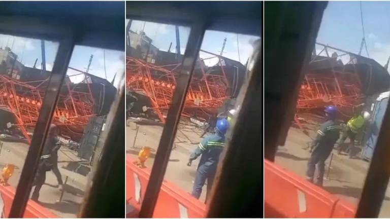 Usuarios de redes sociales compartieron videos en donde se observa la estructura color naranja en el piso.