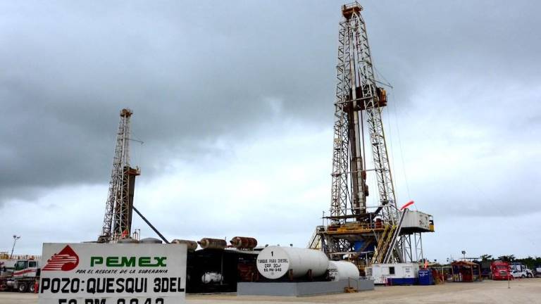 El petróleo sube y la gasolina, también.