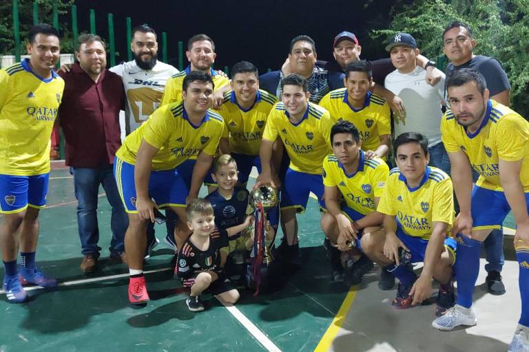 Director del Imdec galardona a lo mejor del Futsal de Cañadas
