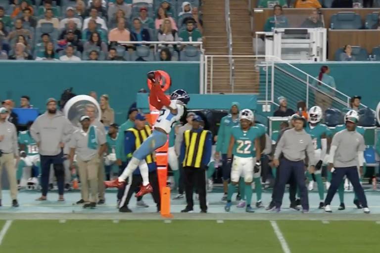 Los Titans muestran su potente ofensiva para vencer a los Dolphins