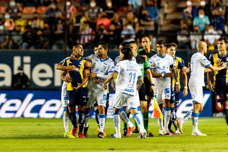 San Luis no aprovecha ventaja por expulsión y deja ir el triunfo ante Gallos Blancos