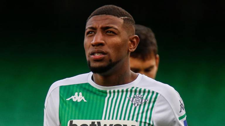 A Emerson le restan tres años en su contrato con Barcelona.