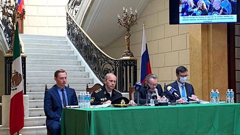 El embajador de Rusia en México, Viktor Koronelli, ofrece rueda de prensa.