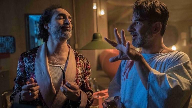 Bruno Bichir y Miguel Rodarte durante una escena de BÚNKER.