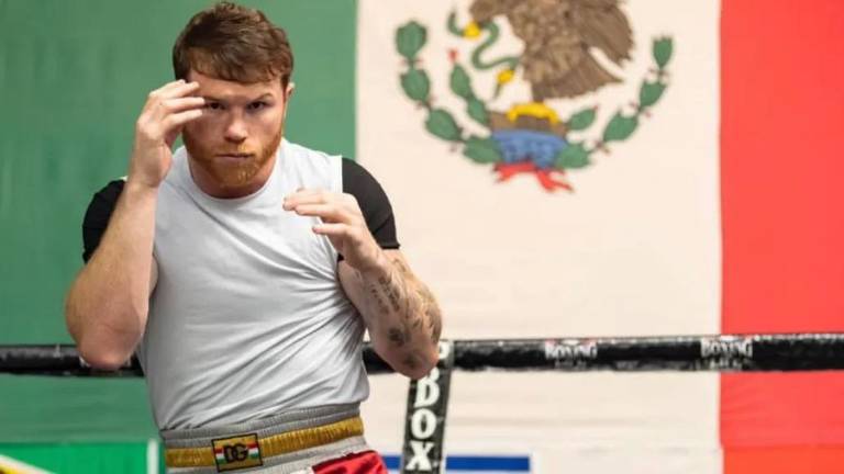 Canelo Álvarez entrenando.