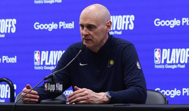 NBA multa a Rick Carlisle por criticar a los árbitros