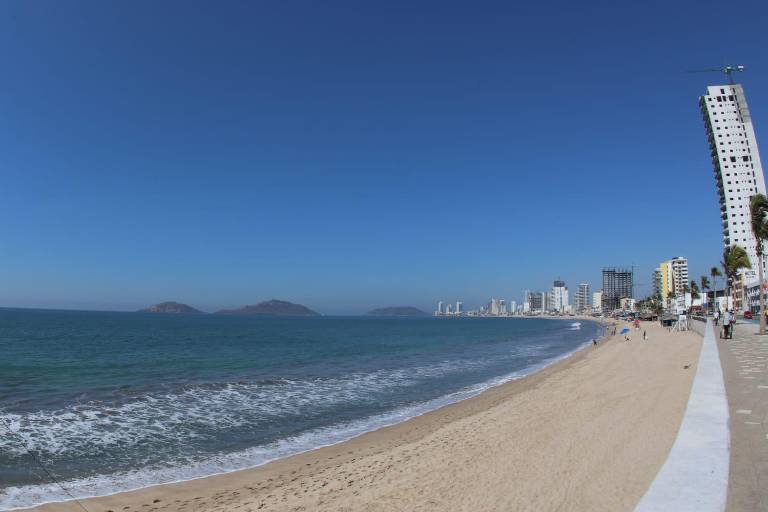 Sorprende a Sinaloa intenso calor en pleno invierno