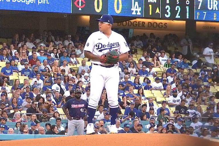 Julio Urías domina a Mellizos para alcanzar la docena de triunfos con los Dodgers