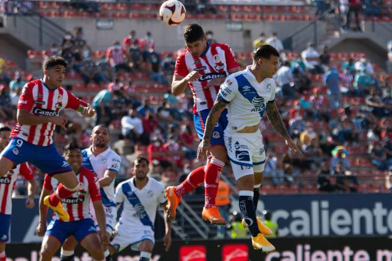 El Puebla de Larcamón ganó, gustó y goleó al Atlético de San Luis