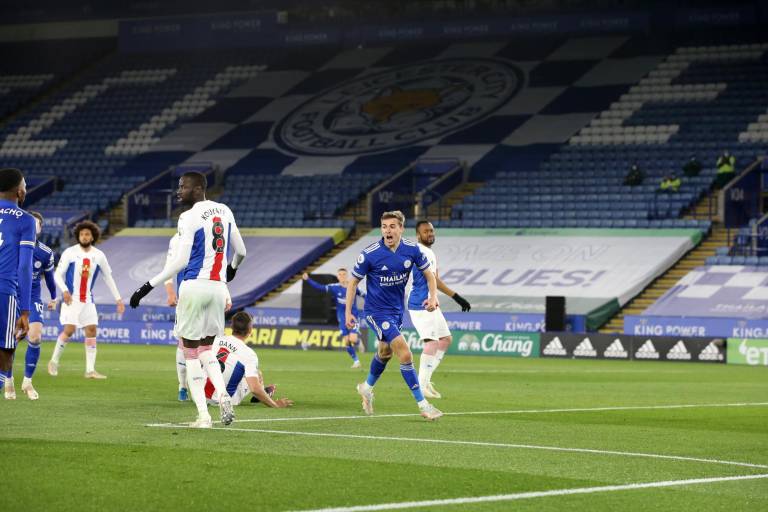 Un golazo de Iheanacho acerca al Leicester a la Liga de Campeones