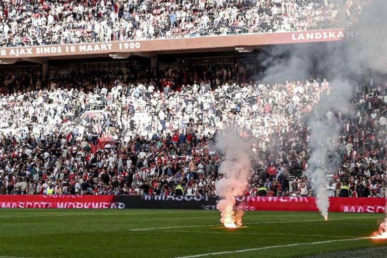 Suspenden clásico en que Santi Giménez era la figura