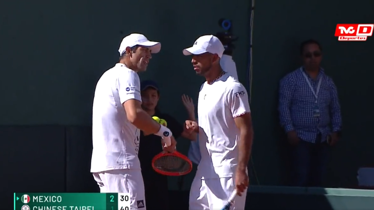 César “Tiburón” Ramírez e Isaac Arturo Arévalo en el juego de dobles.
