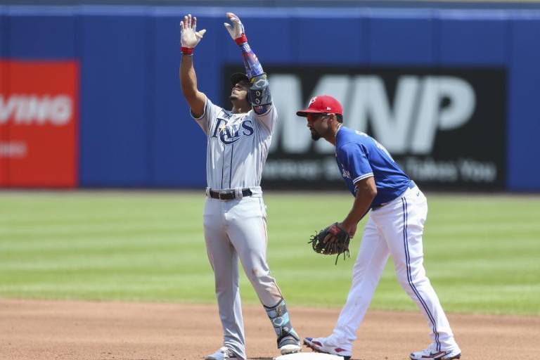 Rays doblegan a Azulejos para dejar atrás 10 derrotas en fila como visitante
