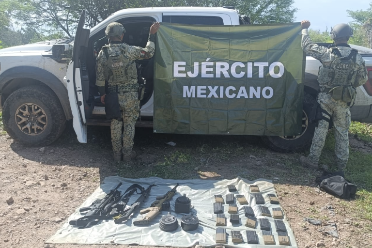 Ejército asegura arsenal y vehículos en operativos en Elota y El Rosario