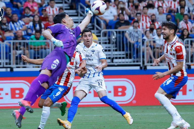 Chivas sigue sin luz en EU. Ahora perdió con Rayados