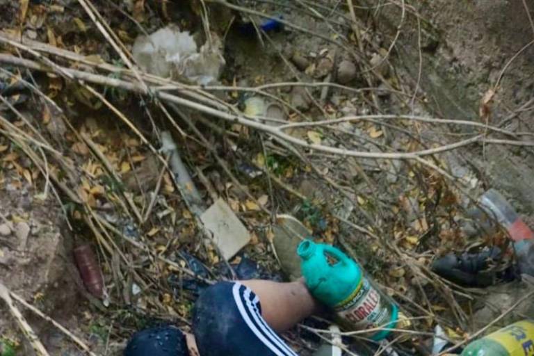 Hallan cadáver de mujer con herida en el cuello; fue abandonada en un baldío de Proyecto Alfa, al sur de Culiacán