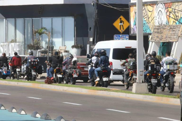 Implementa Policía de Mazatlán operativo especial de seguridad para que motociclistas respeten la ley