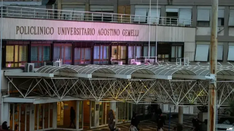 El Papa Francisco se encuentra hospitalizado desde el pasado viernes 14 de febrero en el Policlínico Agostino Gemelli de Roma.